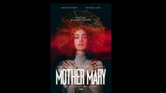 Review Film Mother Mary: Balutan Estetika A24 dalam Tragedi Musikal Modern