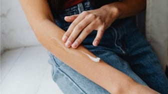 4 Body Serum SPF 50, Buat Beraktivitas Outdoor untuk Cegah Kulit Belang