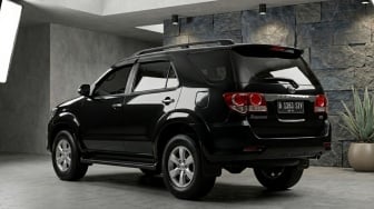 Toyota Fortuner 2006 Tawarkan Kemewahan Pejabat dengan Harga Sangat Merakyat, Setara Dana LCGC