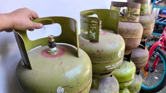 Warga Lombok Menjerit: Gas Elpiji 3 Kg Langka dan Harga Melonjak
