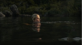 Review Film Apex: Metafora Duka dalam Pertarungan Brutal di Alam Terbuka