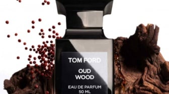 Parfum Tom Ford Oud Wood Berapa Harganya? Ini 5 Alternatifnya yang Wangi dan Lebih Murah