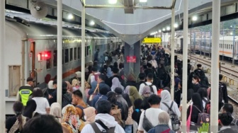 Keberangkatan Dibatalkan, Ratusan Penumpang KAI di Stasiun Malang Refund Tiket