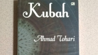 Kisah Kelam Tragedi 1965 di Mata Seorang Mantan Kader PKI: Review Novel 'Kubah' Ahmad Tohari