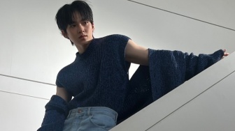 Debut Teater! Moon Seong Hyun Bintangi Dead Poets Society