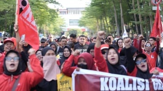Rayakan May Day, Wali Kota Makassar Ajak Ribuan Buruh Fun Walk di Karebosi