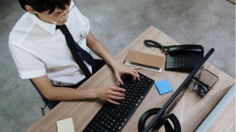 Glorified Internships: Saat Magang Berubah Menjadi Perbudakan Modern