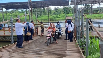 Perahu Penyeberangan Sungai Brantas Blitar Kini Diincar Retribusi Daerah