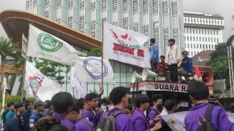 Momentum Hardiknas, BEM SI Gelar Demo di Patung Kuda Kritisi Soal Pendidikan