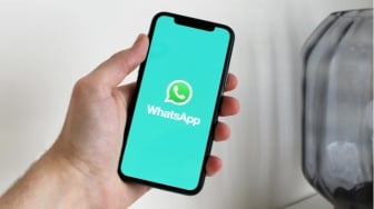 Di Balik Centang Biru: Kecemasan Baru dalam Komunikasi