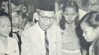Hardiknas, Masa Depan Guru, dan Pertarungan Melawan 'Mesin Pintar'