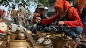 Jam Terbaik Belanja di Pasar Cinde: Cara Dapat Barang Antik Murah yang Jarang Diketahui