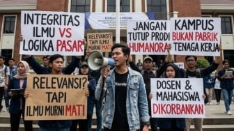 Polemik Penutupan Prodi Tak Relevan: Efisiensi atau Kematian Ilmu?