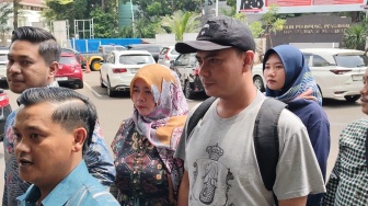 Tiba di Polres Jaksel, ART Diperiksa atas Kasus Dugaan Penganiayaan Erin Mantan Istri Andre Taulany