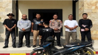 Kado Pahit di Hari Kebebasan: Baru Keluar Penjara, TIW Langsung Diciduk Lagi di Depan Gerbang Rutan