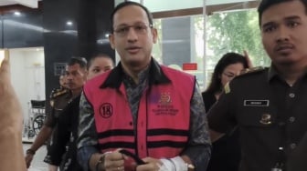 Datang ke Sidang dengan Infus, Nadiem Minta Status Penahanan Dialihkan