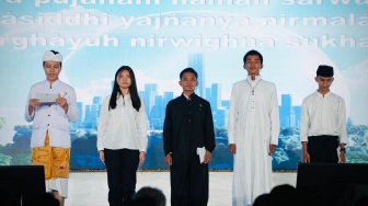 Siswa Sekolah Rakyat Doa Lintas Agama Untuk Prajurit TNI Gugur di Lebanon