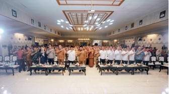 Ke Gresik, Gus Ipul Disambut Pidato 4 Bahasa Siswa Sekolah Rakyat