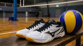 6 Sepatu Volly Terbaik Selain Mizuno dengan Outsole Anti Slip dan Bantalan Super Nyaman