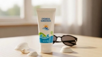 4 Chemical Sunscreen SPF 50 untuk Kulit Berminyak Bebas Jerawat dan Kusam