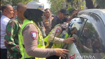 Misteri Sopir Minibus Tewas Membiru di Cengkareng: Mesin Masih Menyala, Ada Obat-obatan di Dasbor