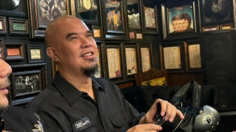 Ahmad Dhani Harap Anak Al Ghazali Lahir Hari Jumat Kliwon: Biar Sama Kayak Saya