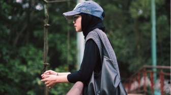 Perempuan Harus Mandiri, tapi Tetap Dihakimi: Realita yang Sering Terjadi