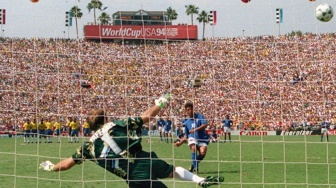 Kilas Balik Piala Dunia di AS: Penyesalan Roberto Baggio, Maradona Pakai Doping