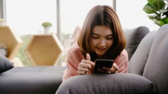 Kebiasaan Scrolling Media Sosial: Mengapa Anak Muda Jadi Mudah Insecure?