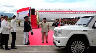 Pertama di Kunjungan Luar Negeri, Prabowo Pakai Maung di KTT ke-48 ASEAN 2026 di Filipina