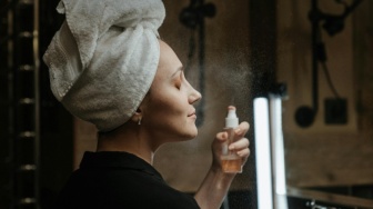 Kulit Anti-Stres! Inilah 4 Face Mist Sea Water yang Ampuh Menenangkan Wajah