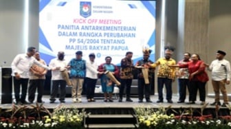 Wamendagri Ribka Haluk Tekankan Penguatan Peran MRP dalam Penyusunan RPP Perubahan Kedua PP 54/2004