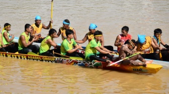 Lawan di Sungai, Kawan dalam Kehidupan: Mengintip Sisi Humanis Pacu Jalur
