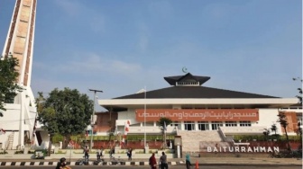 Masjid Baiturrahman, Tempat Melepas Penat di Tengah Kesibukan Kota Semarang