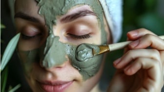 5 Clay Mask Mugwort Lokal untuk Wajah Lebih Bersih, Tenang, dan Bebas Kilap