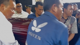Rasa Haru Selimuti Rumah Duka Haerul Saleh, Peti Jenazah Diantar Para Pimpinan BPK