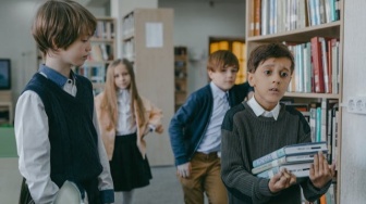 Sekolah Mengajarkan Etika, tapi Mengapa Banyak Kejahatan Lahir di Dalamnya?
