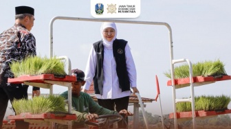 Gubernur Khofifah Pimpin Panen dan Percepatan Tanam: Produksi Naik 5 Persen, Target Ekspor Beras