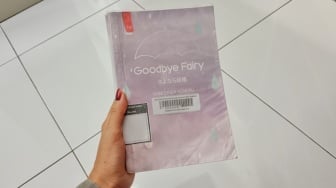 Di Bawah Hujan 1991: Melankolia dalam Novel Goodbye Fairy