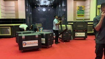 Uang Miliaran Rupiah hingga Puluhan Juta Dong Vietnam Disita dari Sarang Judol Hayam Wuruk