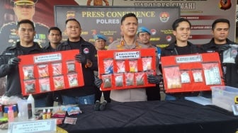 Modus Licin Pengedar Cimahi, Sembunyikan Sabu di Tumpukan Beras Hingga Transaksi di Pos Satpam