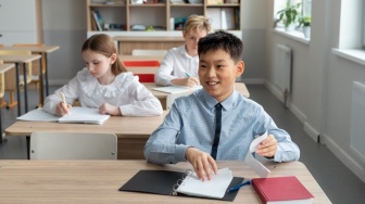 Ketika Bantuan Pendidikan Tidak Selalu Sampai pada Kebutuhan Anak