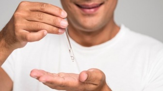 Seberapa Penting Serum bagi Pria? 5 Pilihan Terbaik Bantu Lawan Jerawat!