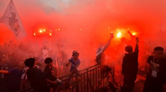Persib Bungkam Persija 2-1, Bobotoh Pesta Kemenangan di Bandung