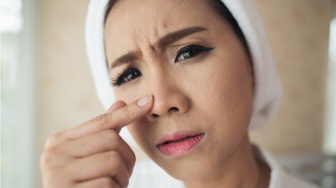 5 Cleansing Balm Lokal Ampuh Hempas Komedo, Wajah Jadi Bersih Seketika!