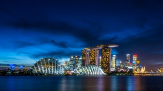 Lelaki yang Membawaku Naik Kapal dan Kabur ke Singapura