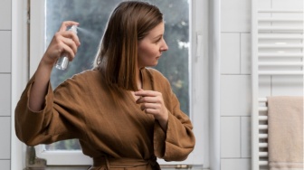 Hair Mist Terbaik untuk Hilangkan Bau Apek pada Rambut, Ini 5 Produknya!