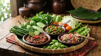 11 Sayuran untuk Lalapan yang Bikin Makan Lebih Nikmat dan Sehat