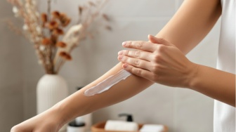 Bye-bye Kulit Kendur! 4 Body Serum Retinol untuk Kulit Kencang dan Glowing