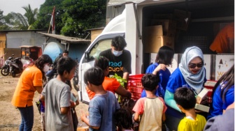 GIVERS: Menjembatani Ketimpangan, Membawa Senyum Melalui Surplus Pangan